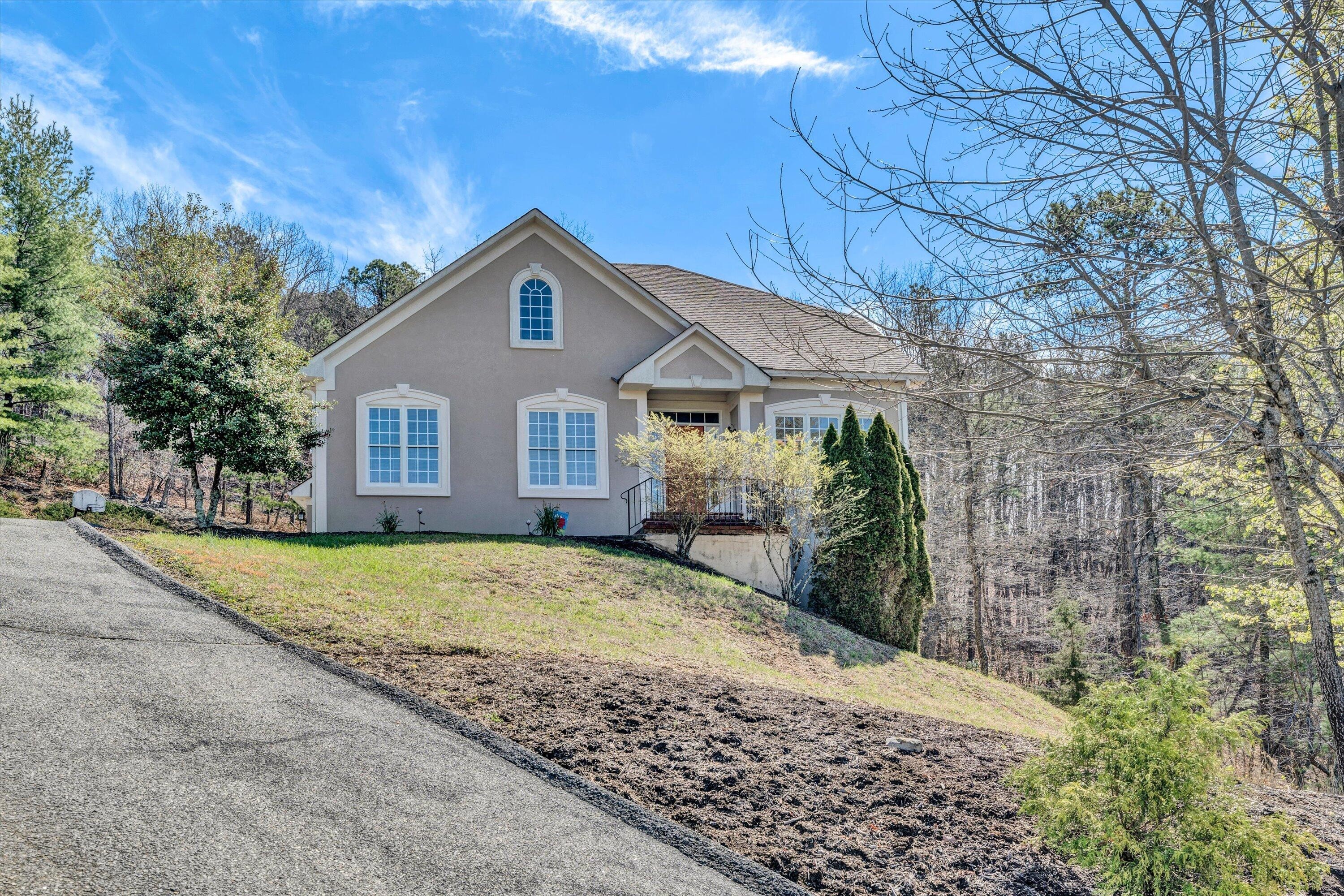 2. 4059 Overlook Trail Dr