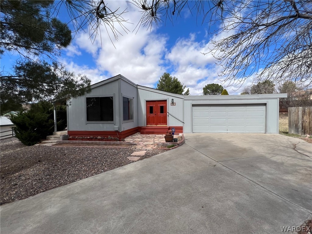 1. 690 N Palo Verde Place