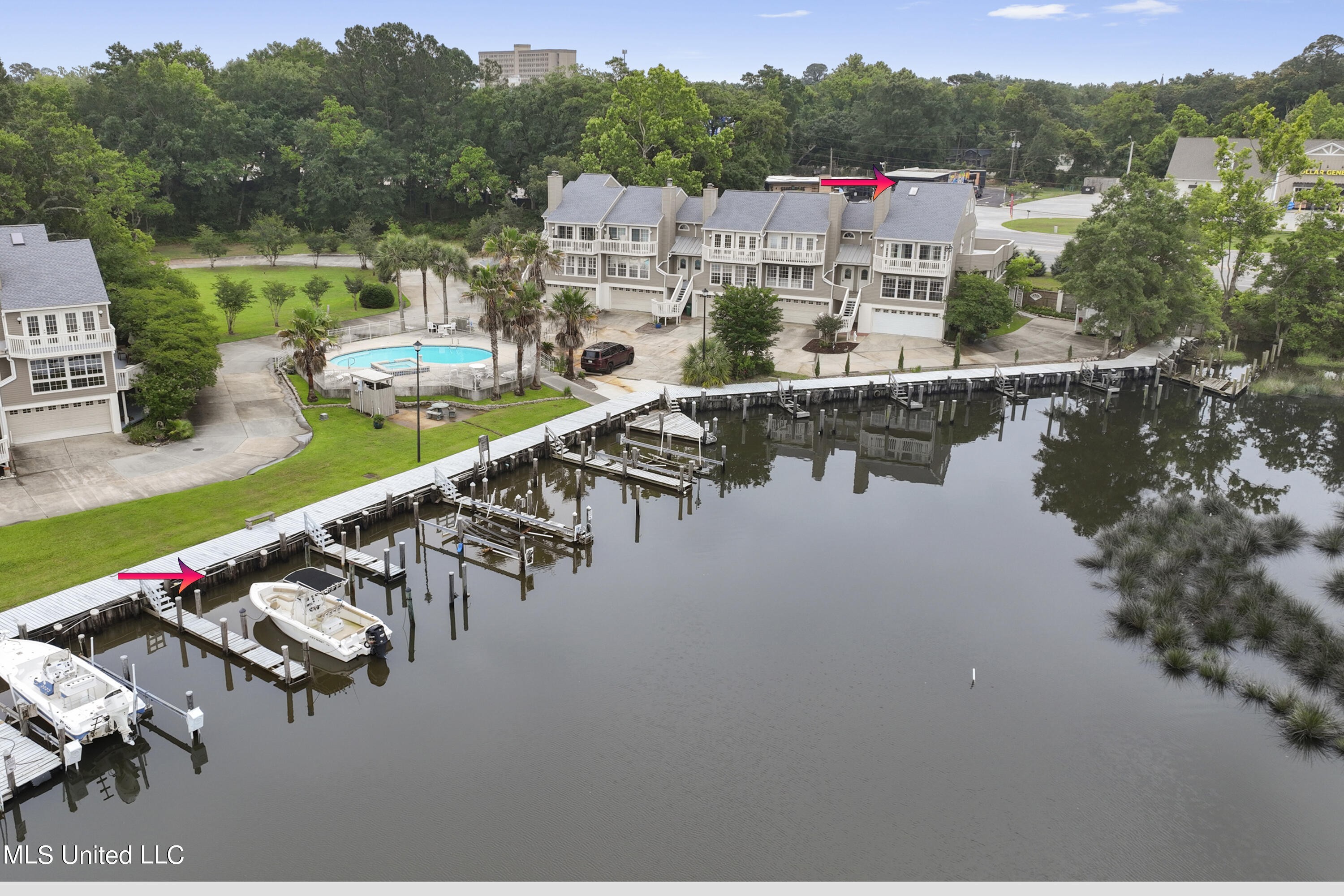 43. 717 Bienville Boulevard