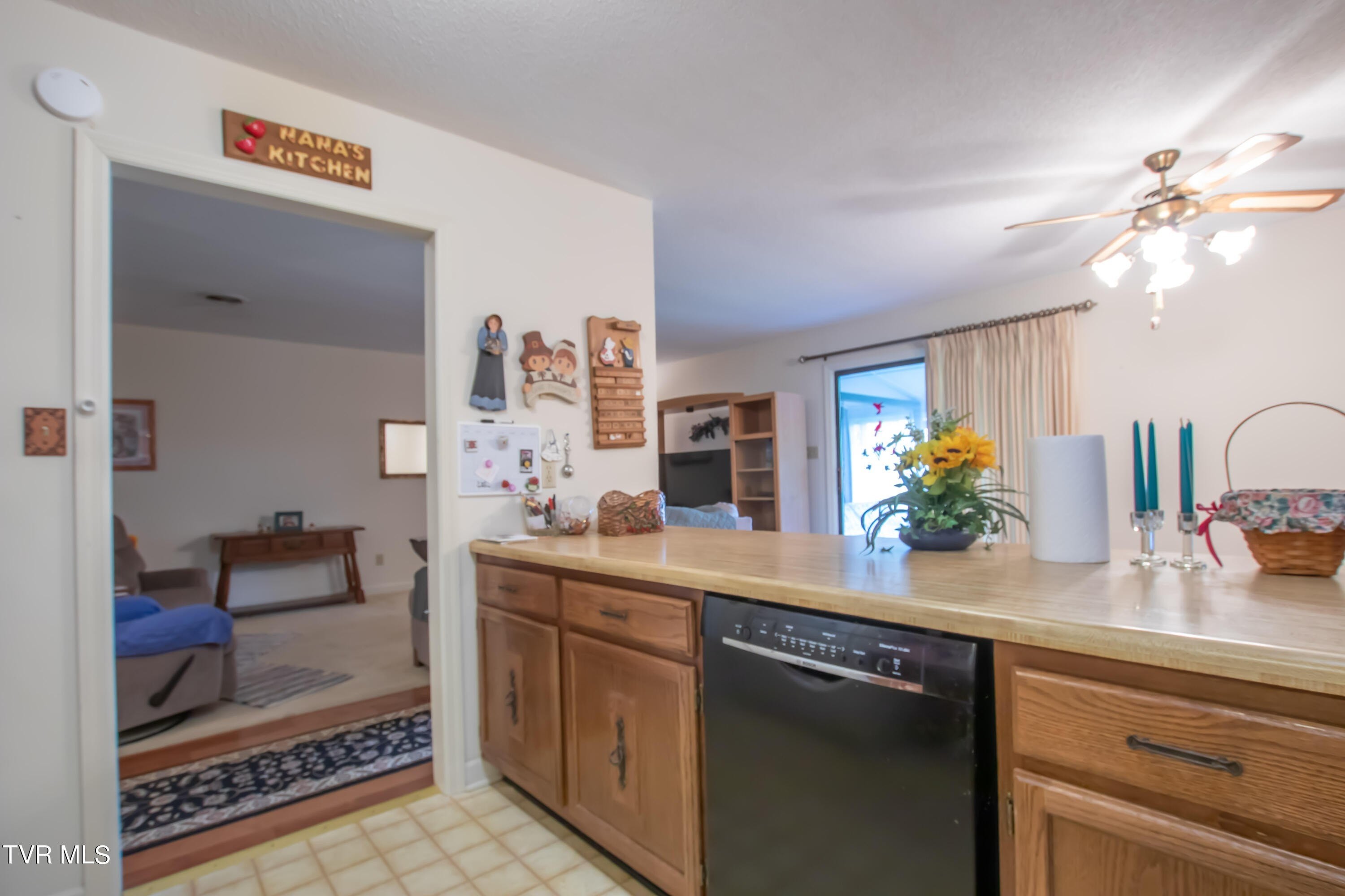 22. 91 Tulip Grove Circle Apt. 8