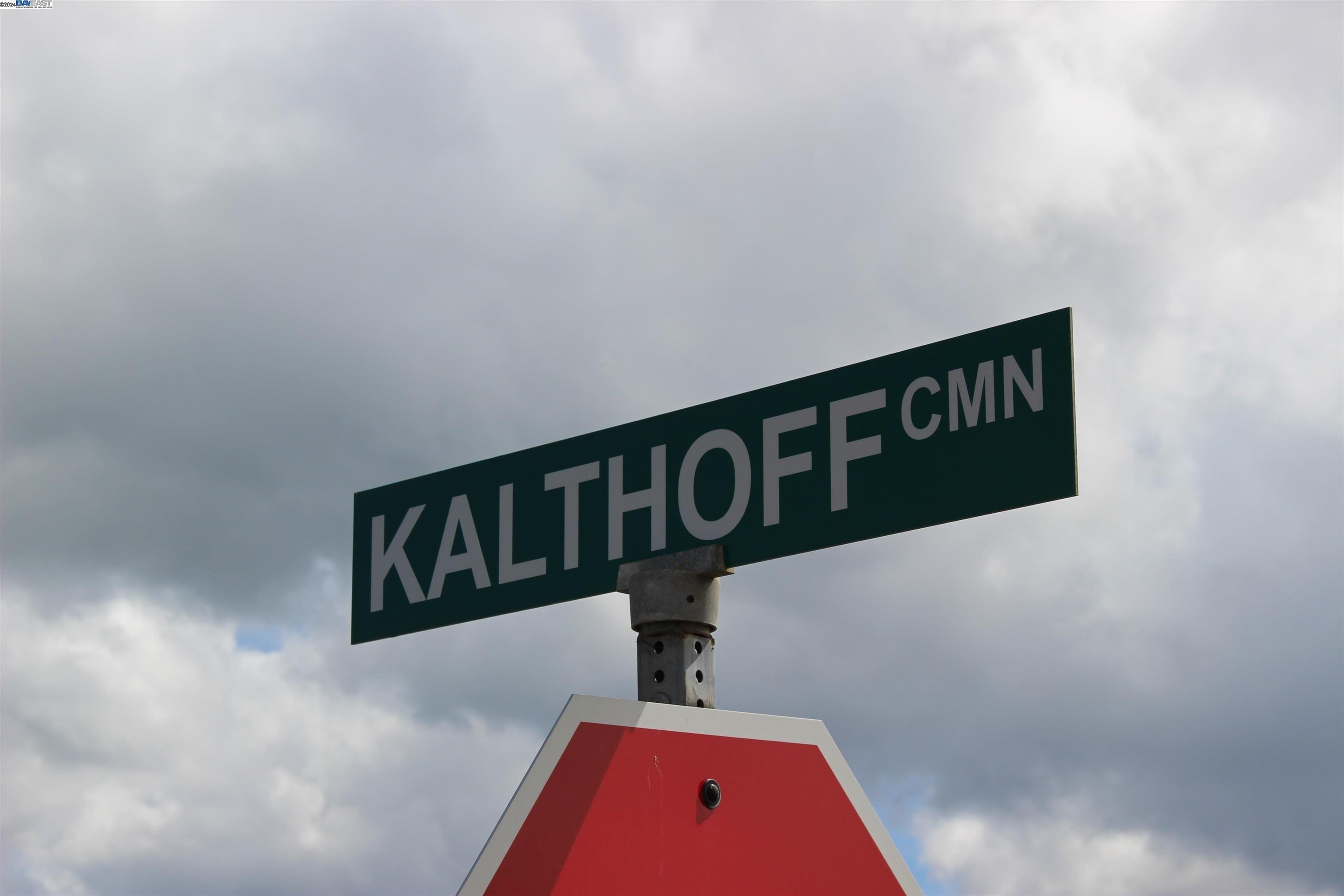 1. 727 Kalthoff Common