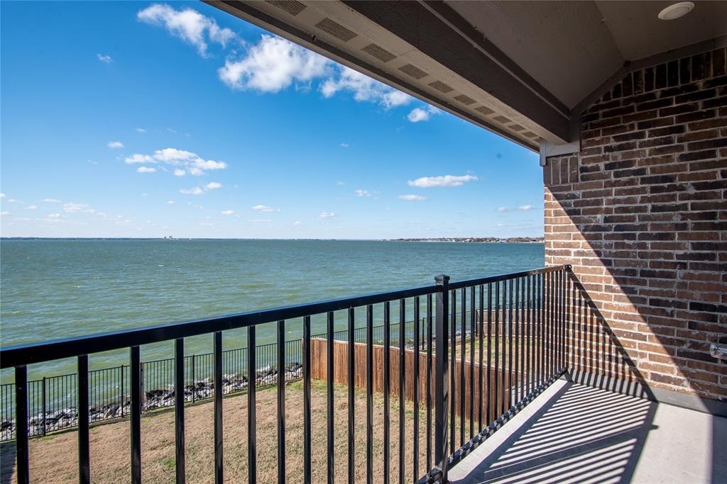 3. 18140 Lakefront Court