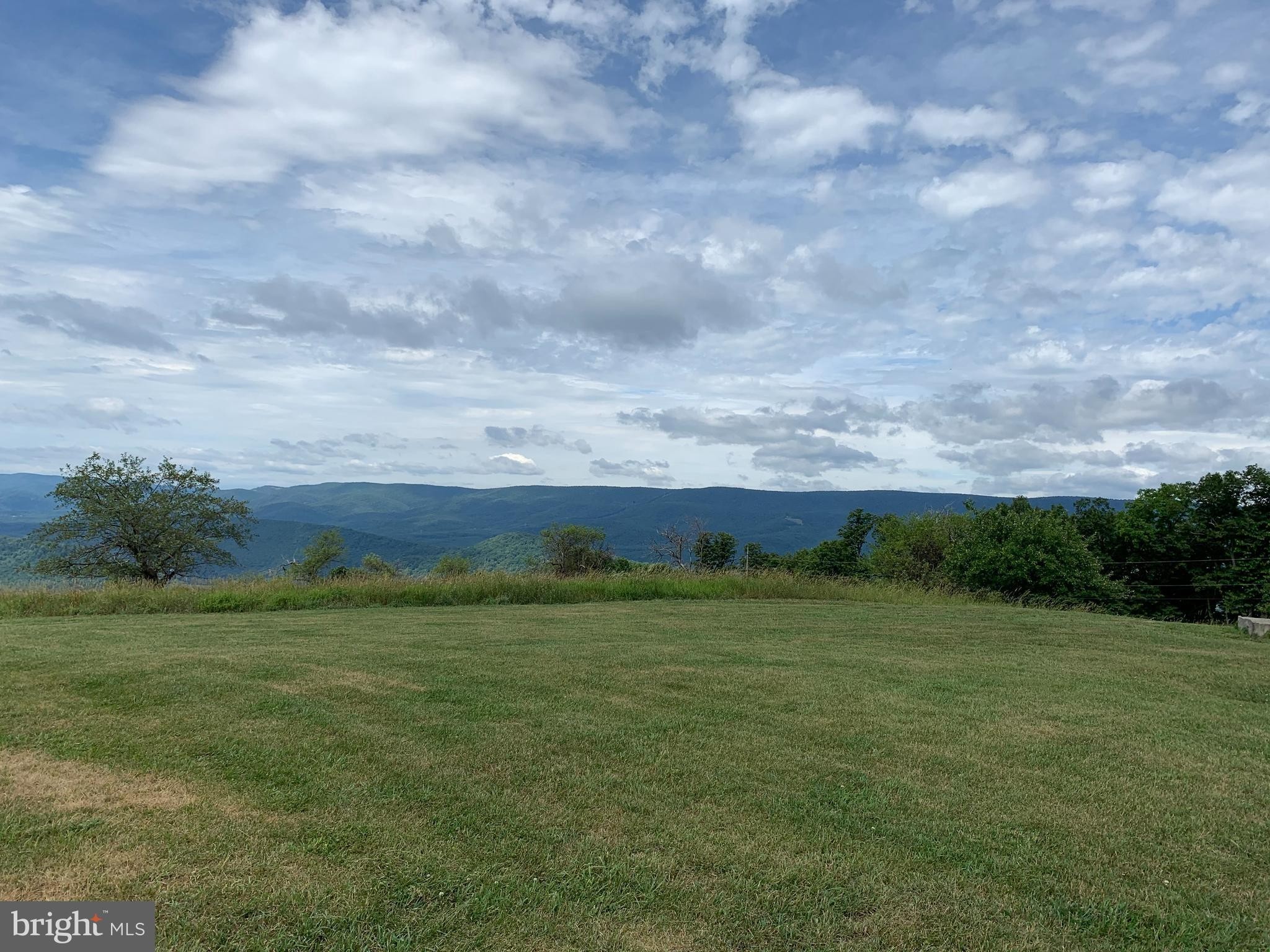 40. 1.00 Ac Lookout Dr