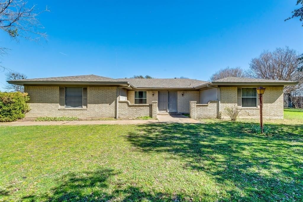 1. 134 Cedar Elm Road