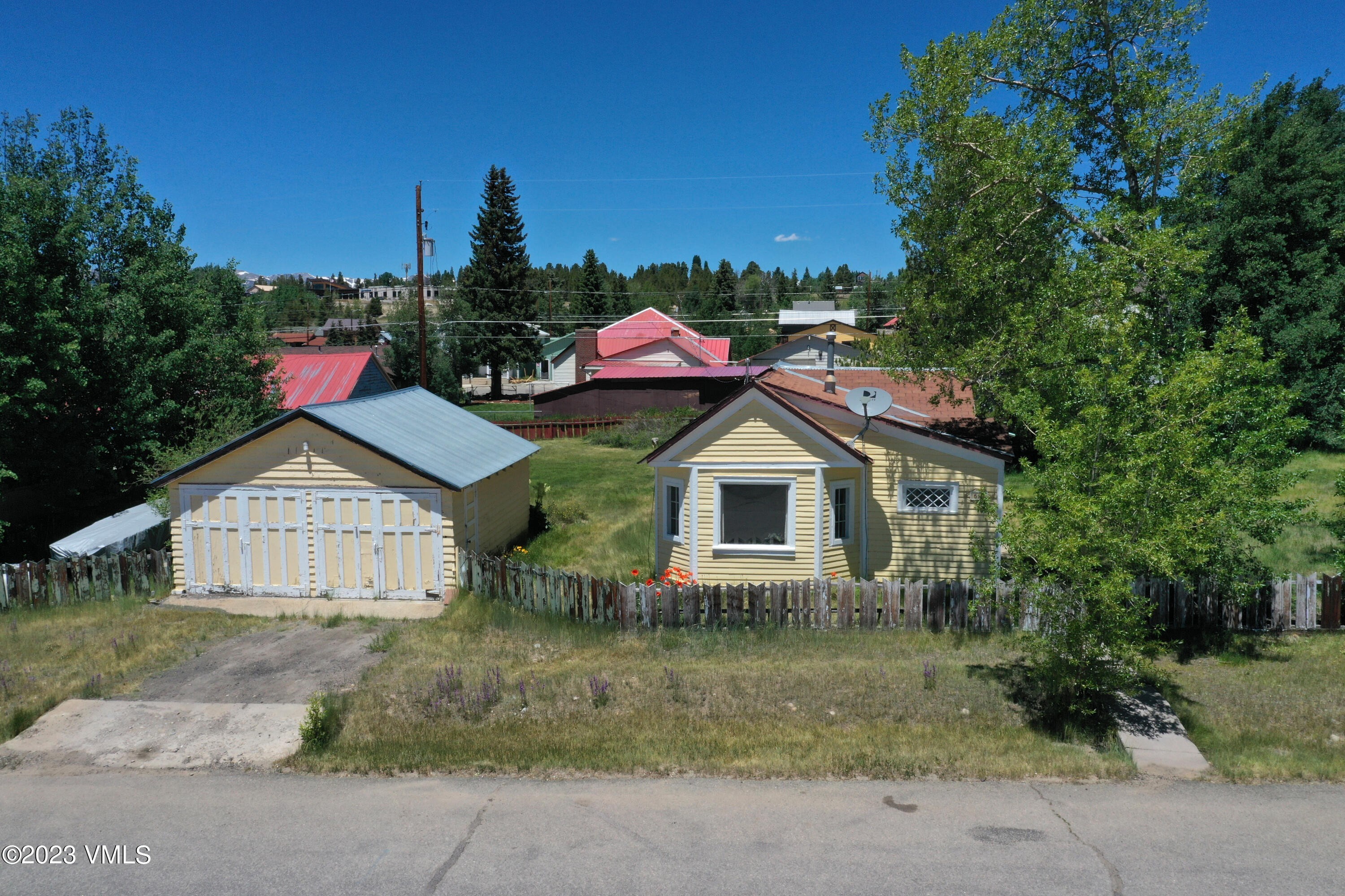 2. 610 Elm Street