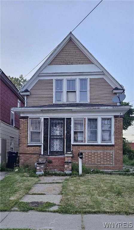 1. 476 Winslow Avenue