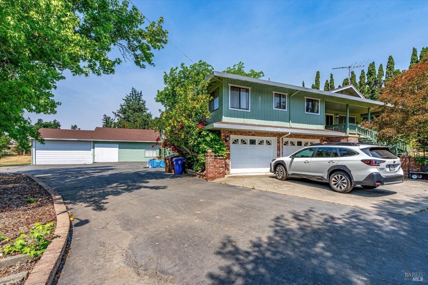 4. 805 Capitola Drive