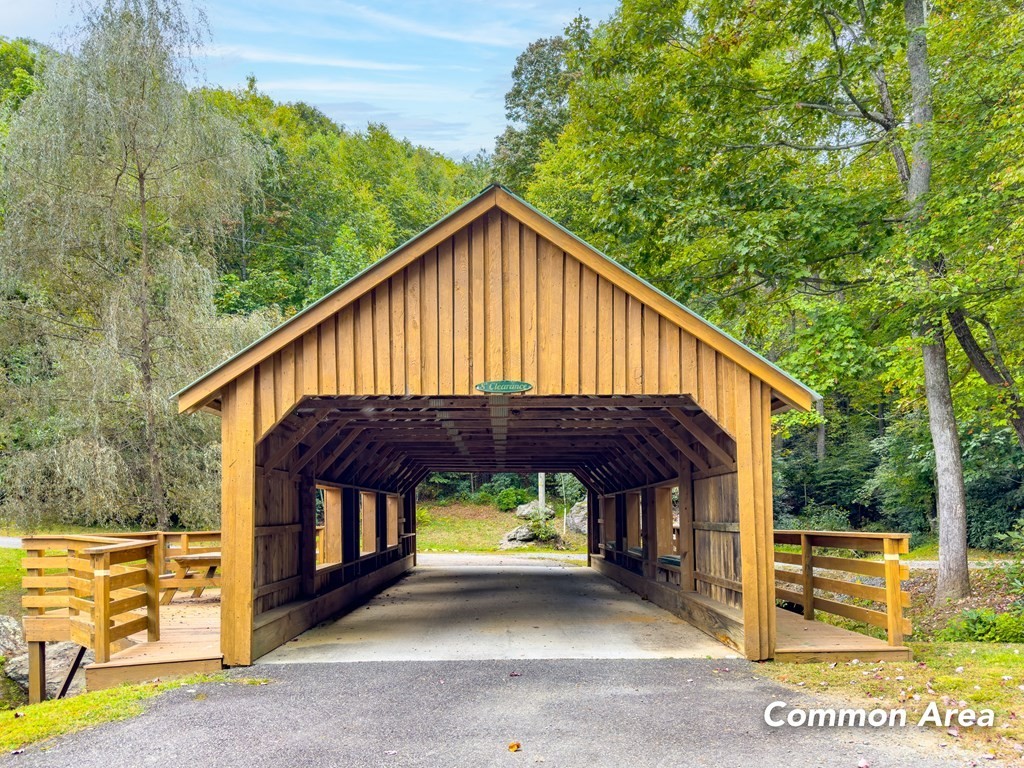 36. 654 Covered Bridge Trl