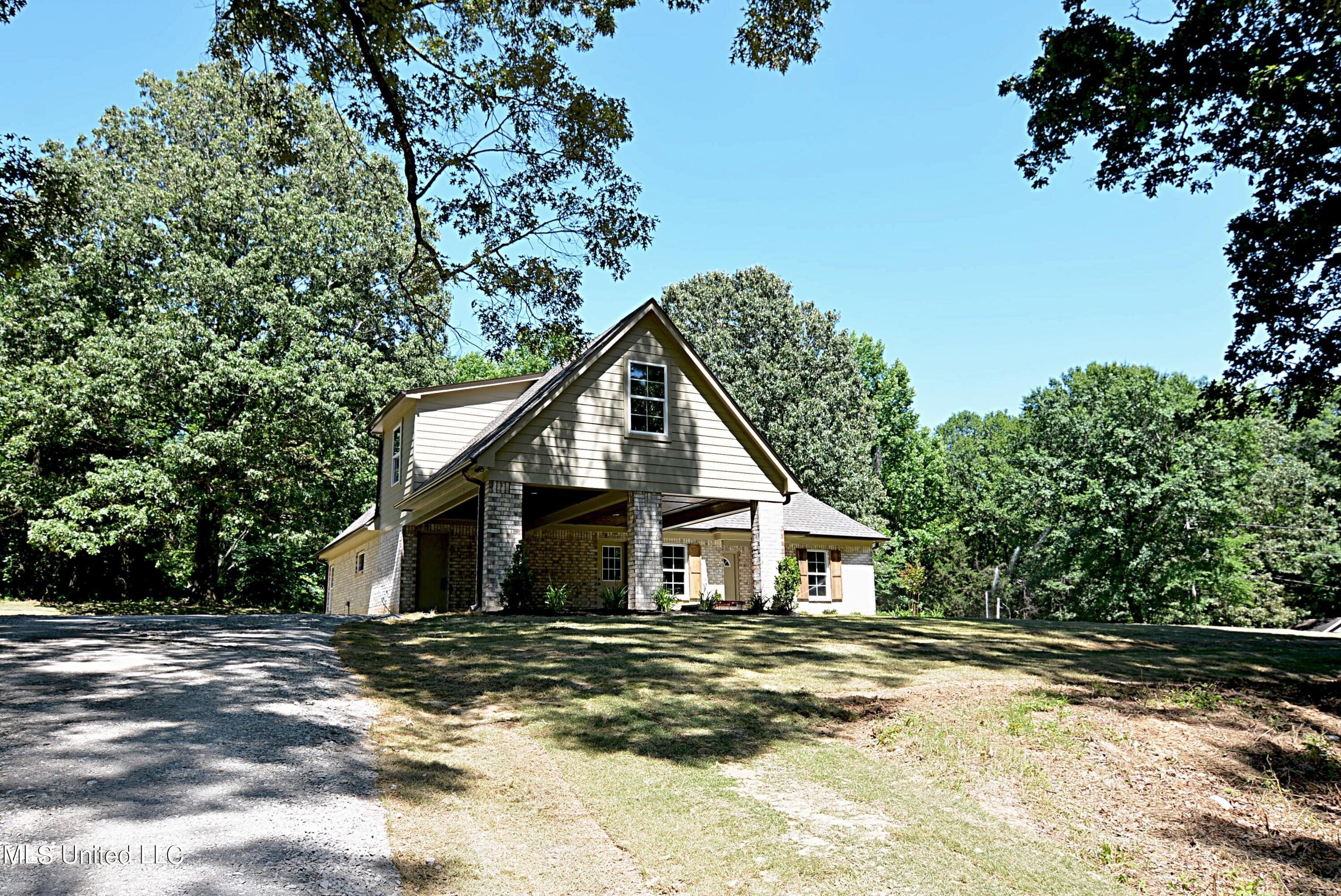 2. 4810 Bluff Road