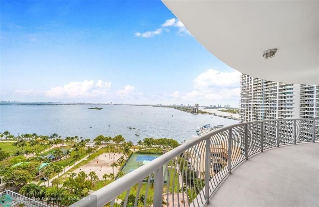 2. 1750 N Bayshore Drive