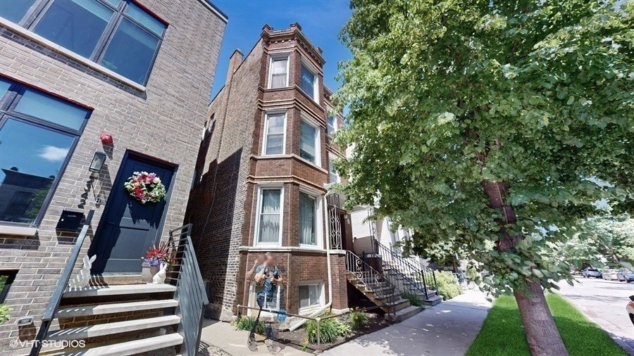 2. 2340 W Shakespeare Avenue