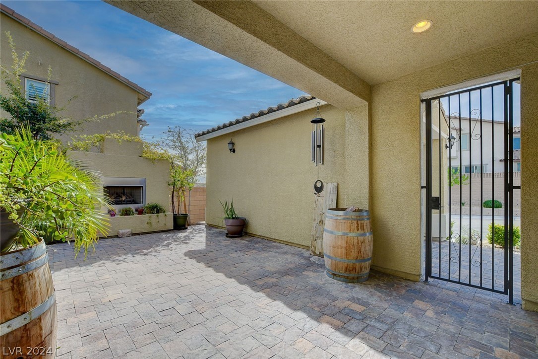 6. 9948 Wildhorse Canyon Avenue