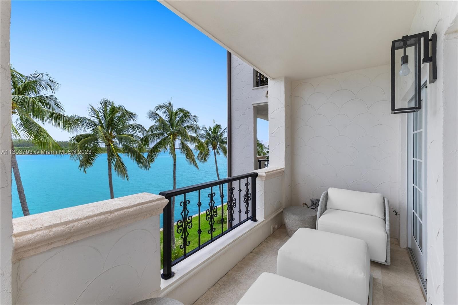 39. 2436 Fisher Island Dr