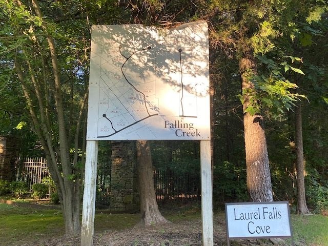 2. 434 Laurel Falls
