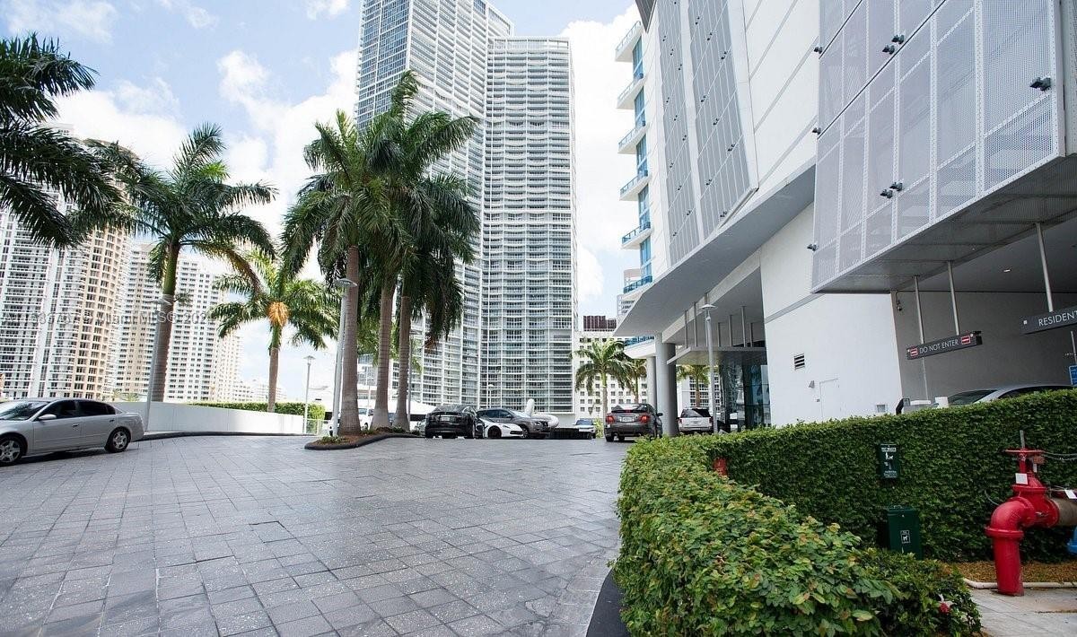 26. 200 Biscayne Boulevard Way