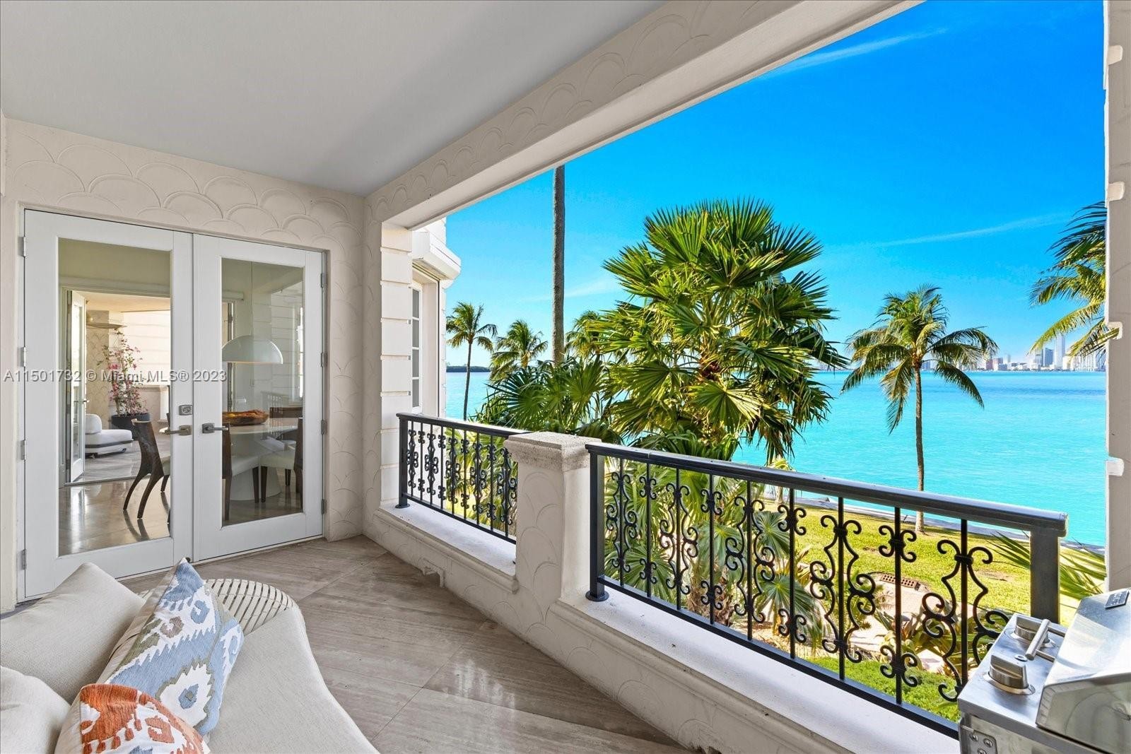 18. 5223 Fisher Island Dr