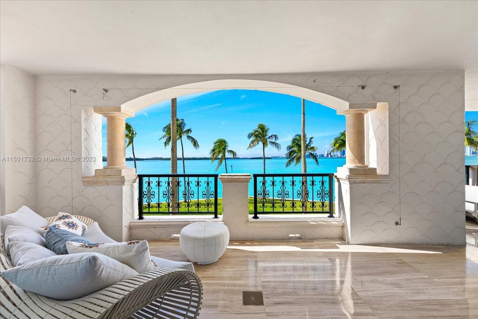 31. 5223 Fisher Island Dr