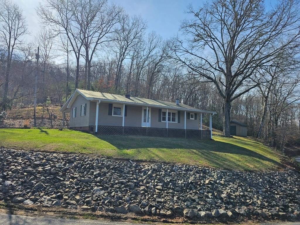 1. 639 Piney Grove Road