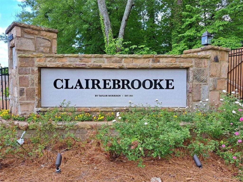 48. 2556 Clairebrooke Bend