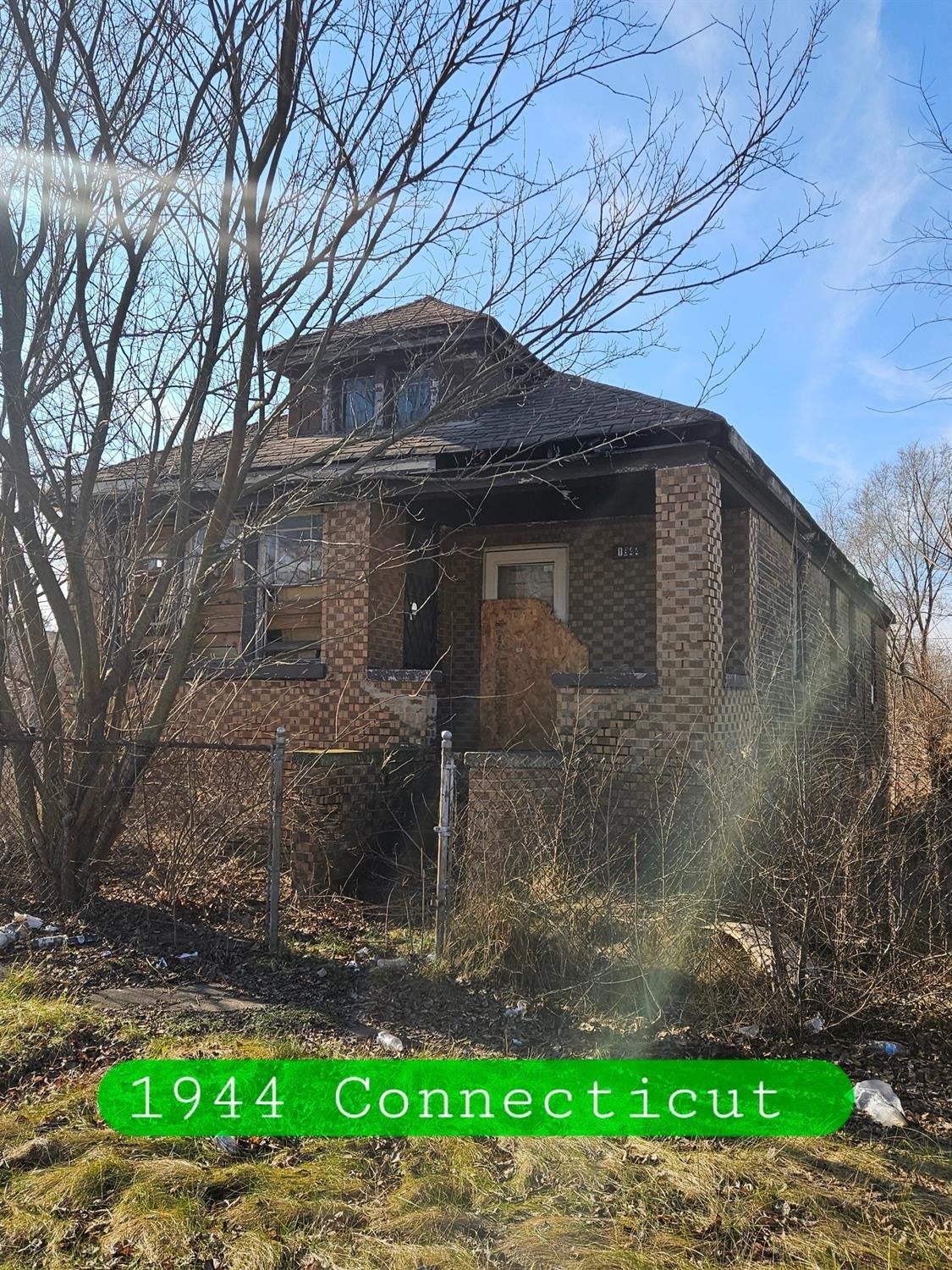 1. 1944 Connecticut Street