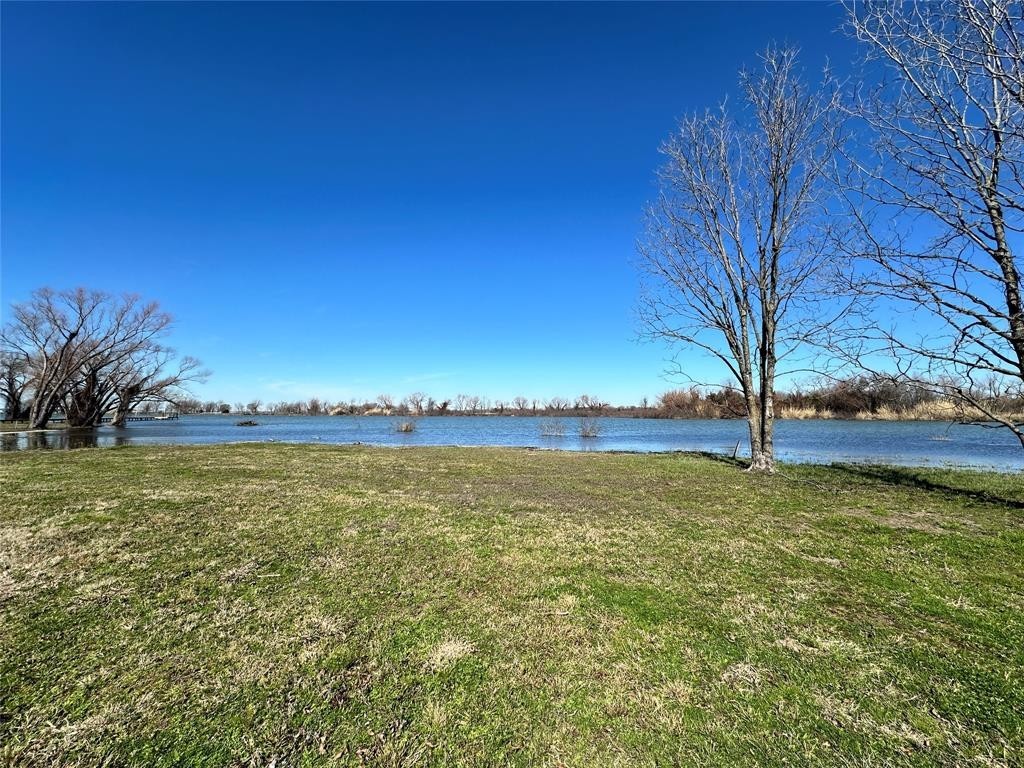 1. Lot 8 Waterfront Road