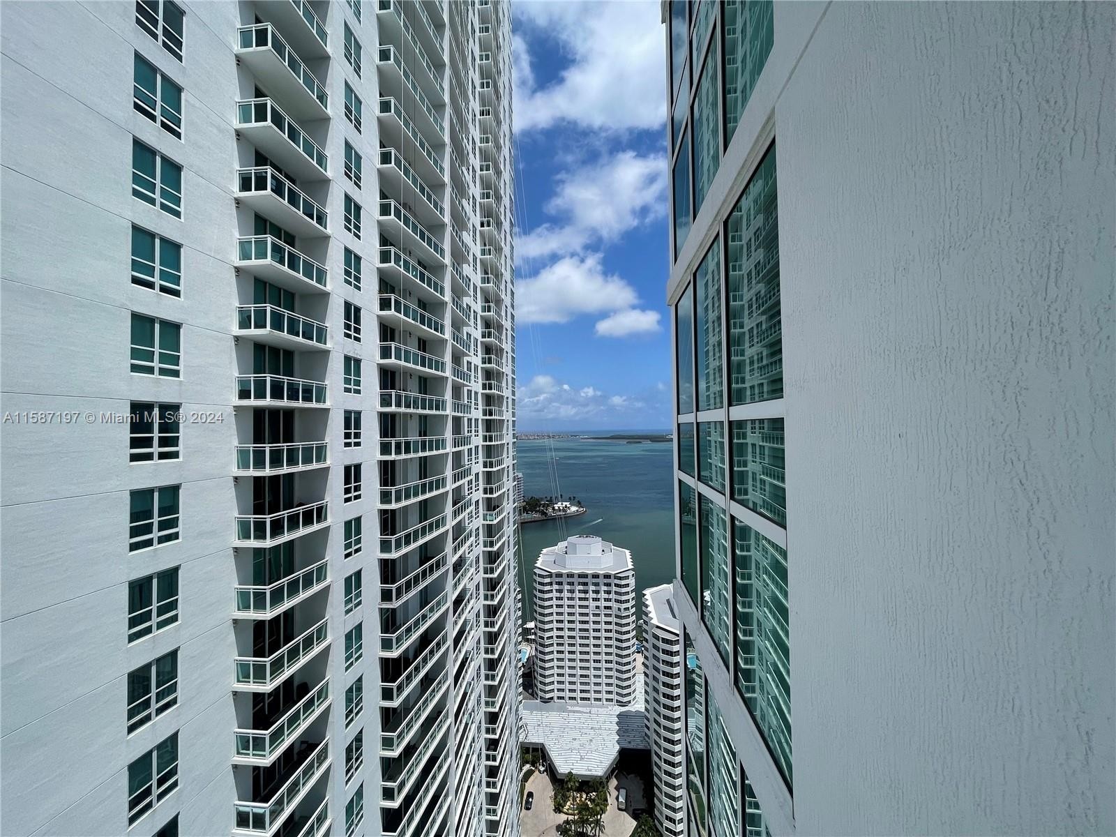 16. 951 Brickell Ave