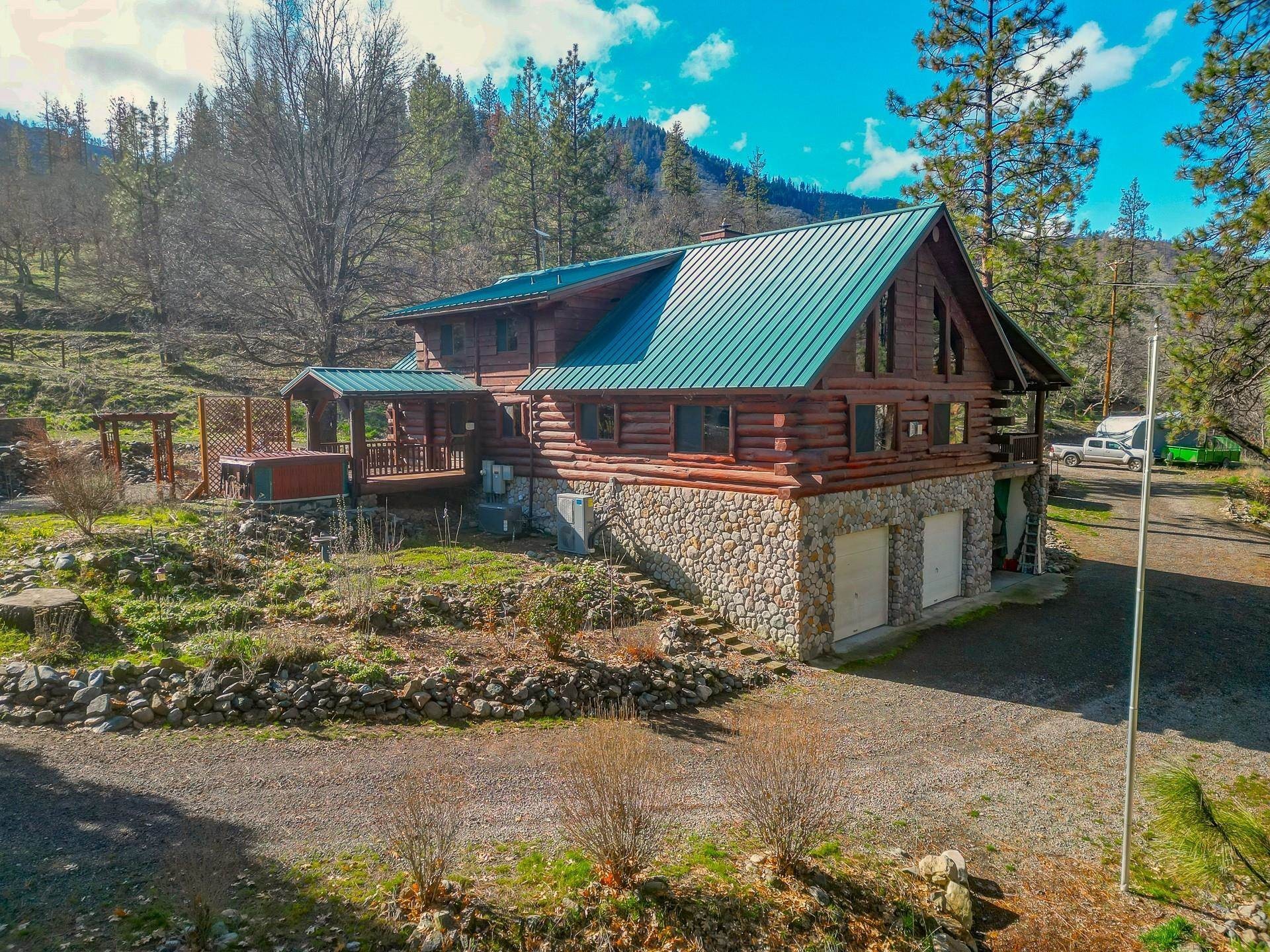 1. 11601 Klamath River Road