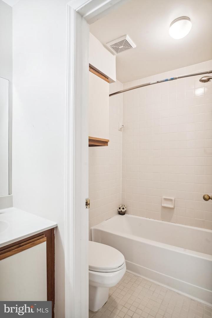 34. 5821 Inman Park Cir