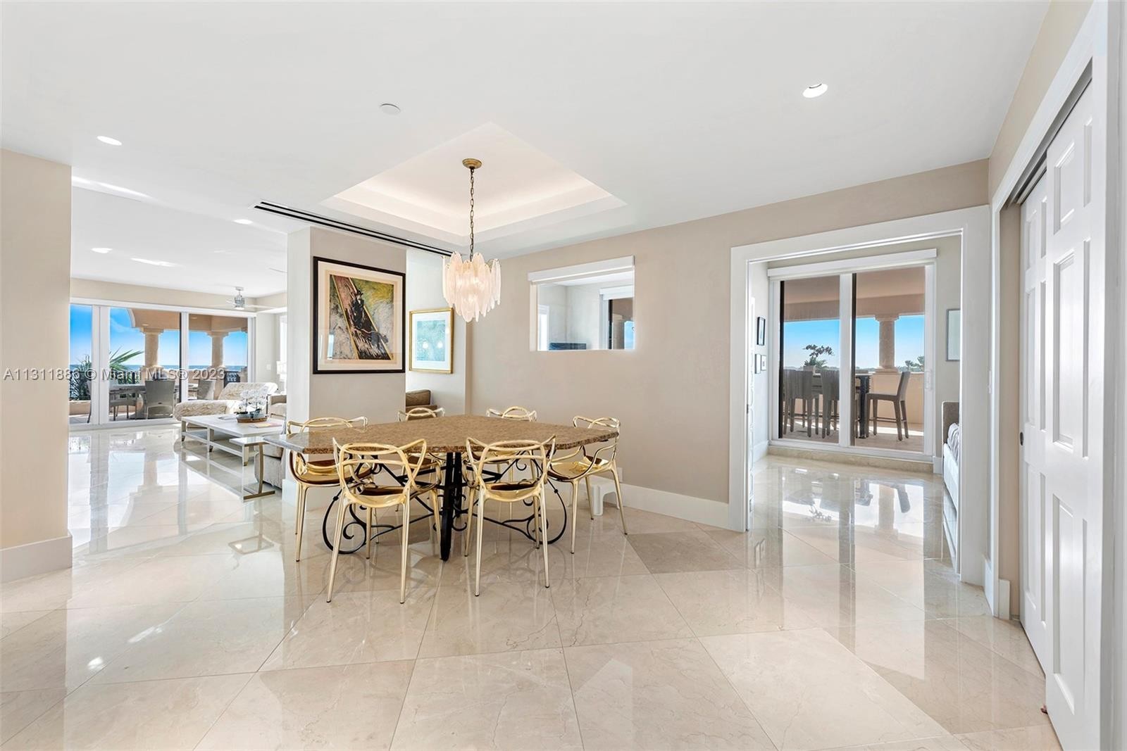 14. 19253 Fisher Island Dr