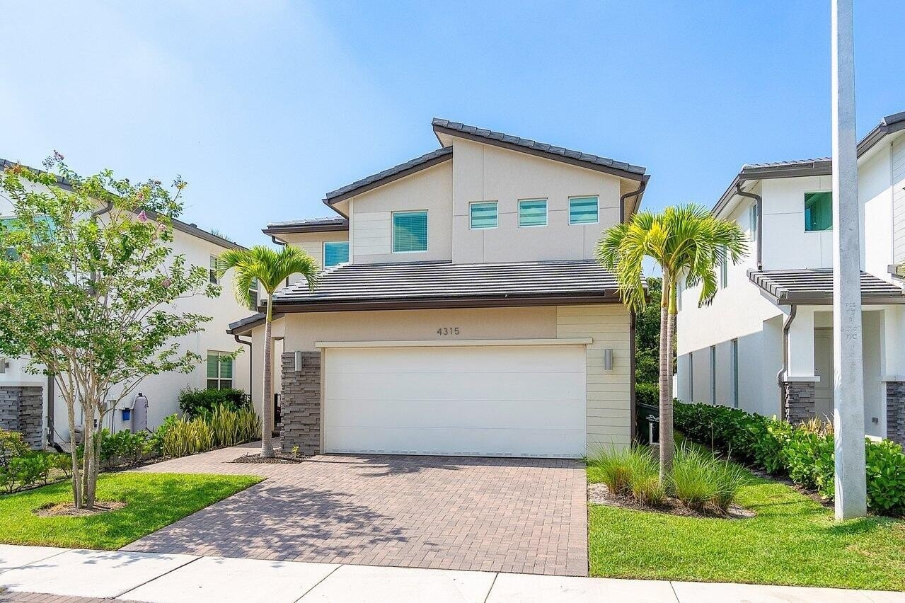 3. 4315 Sylvester Palm Drive