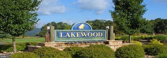 2. 6 Lakewood Drive N