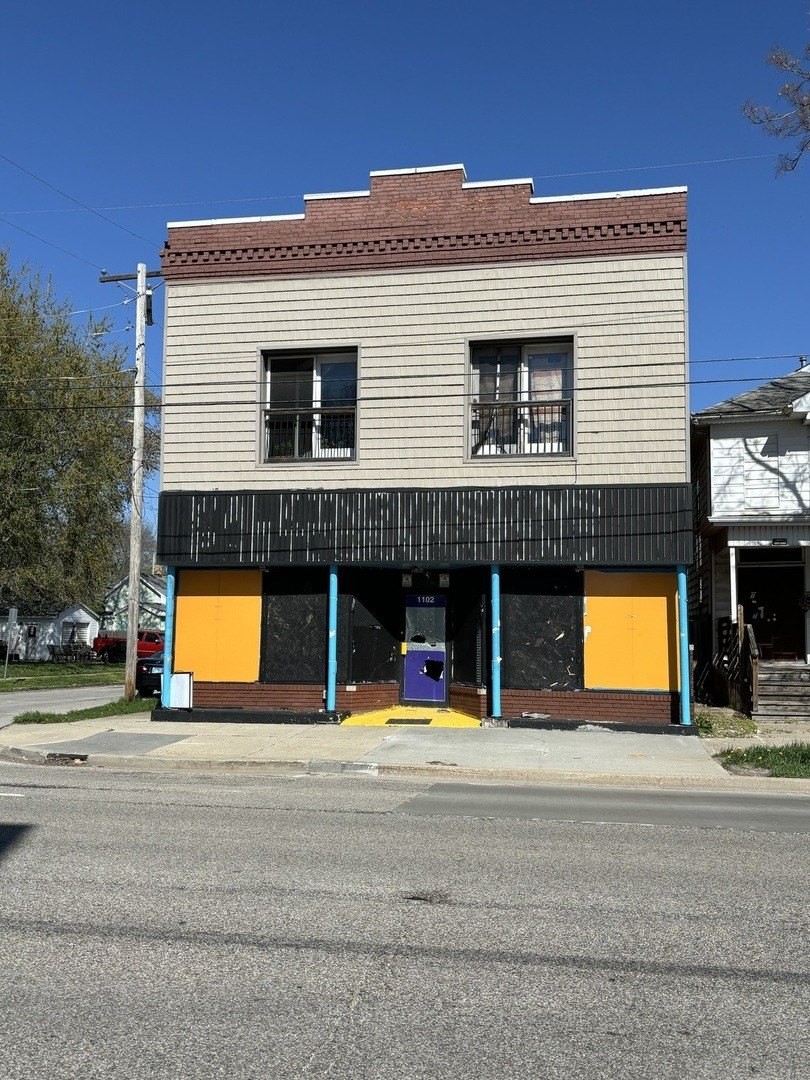 2. 1102 S Main Street