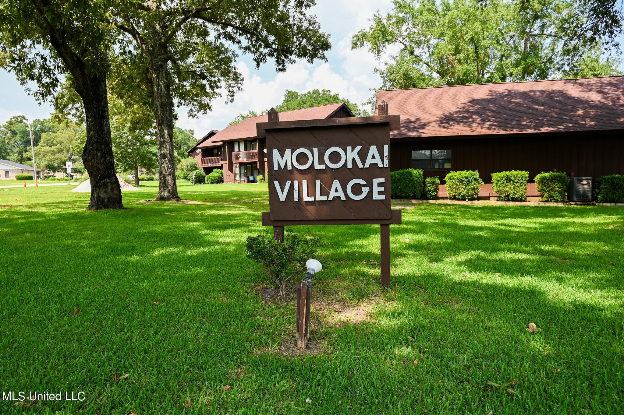 15. 138 Molokai Village