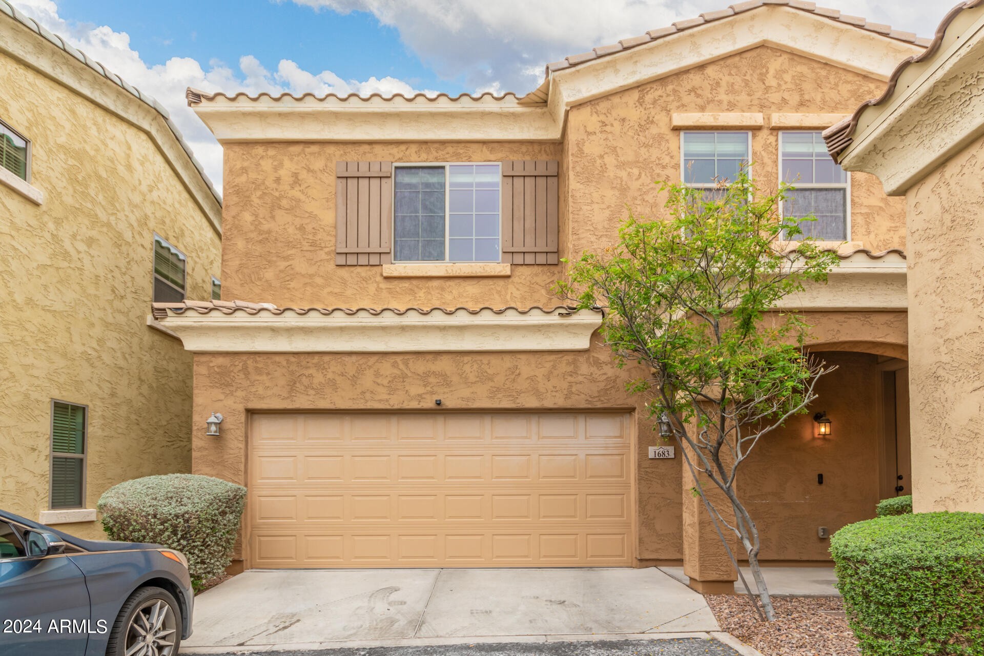 1. 1683 S Desert View Place