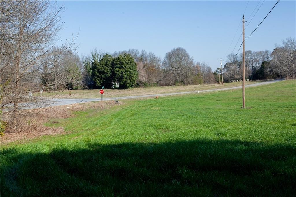 8. 61 +/- Ac Clemson Boulevard