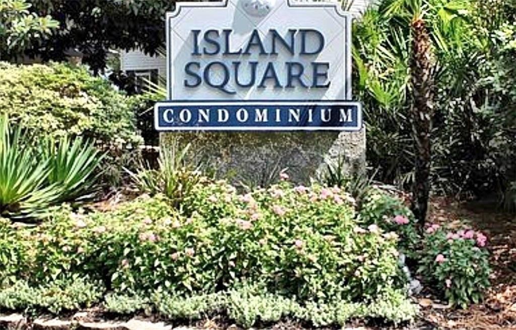 2. 906 E Island Square Drive