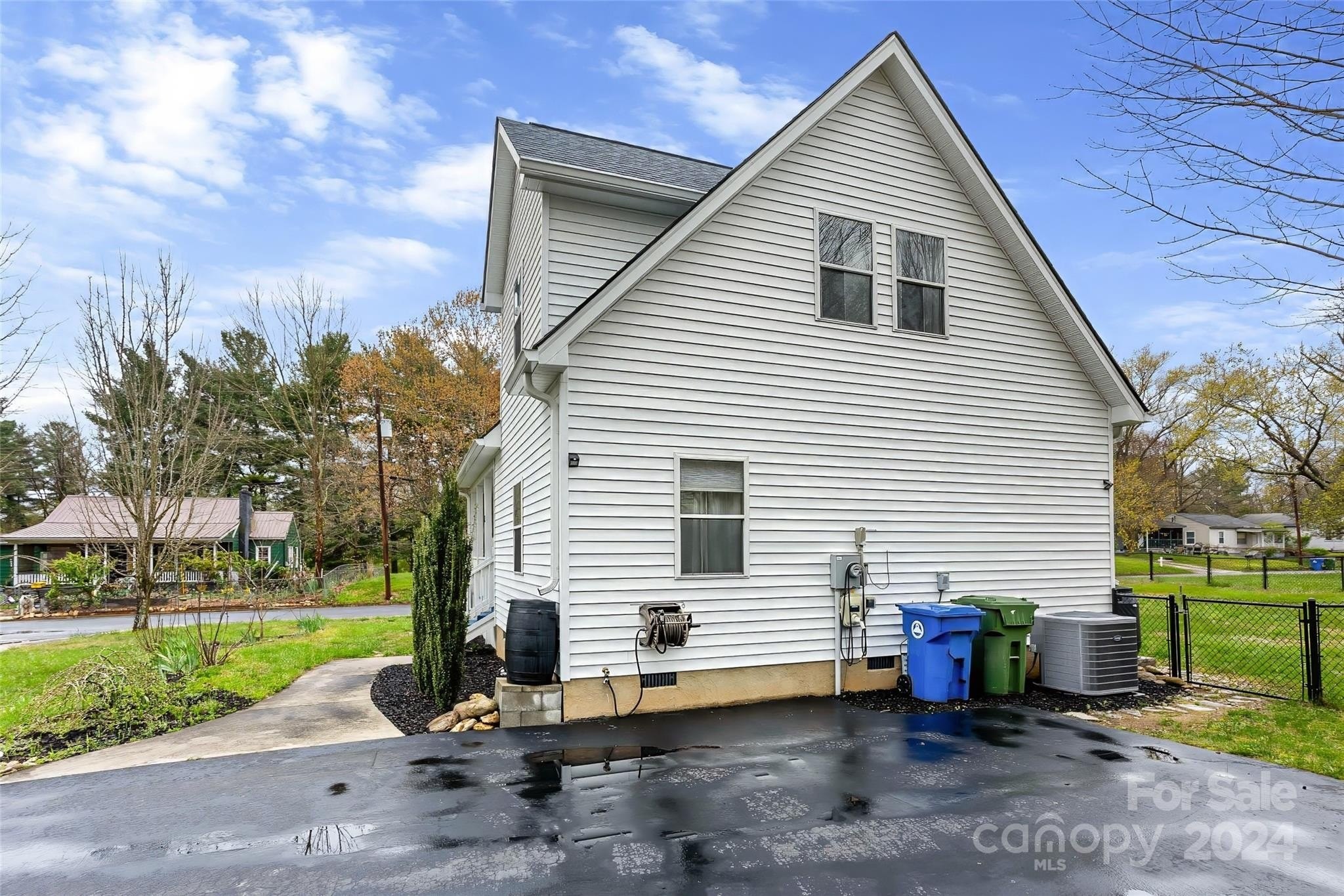 42. 2 Buttonwood Court