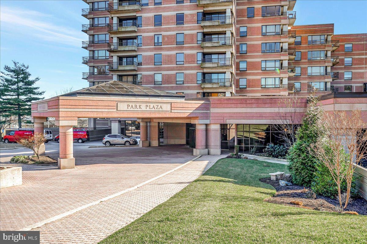 2. 1100-Unit Lovering Ave