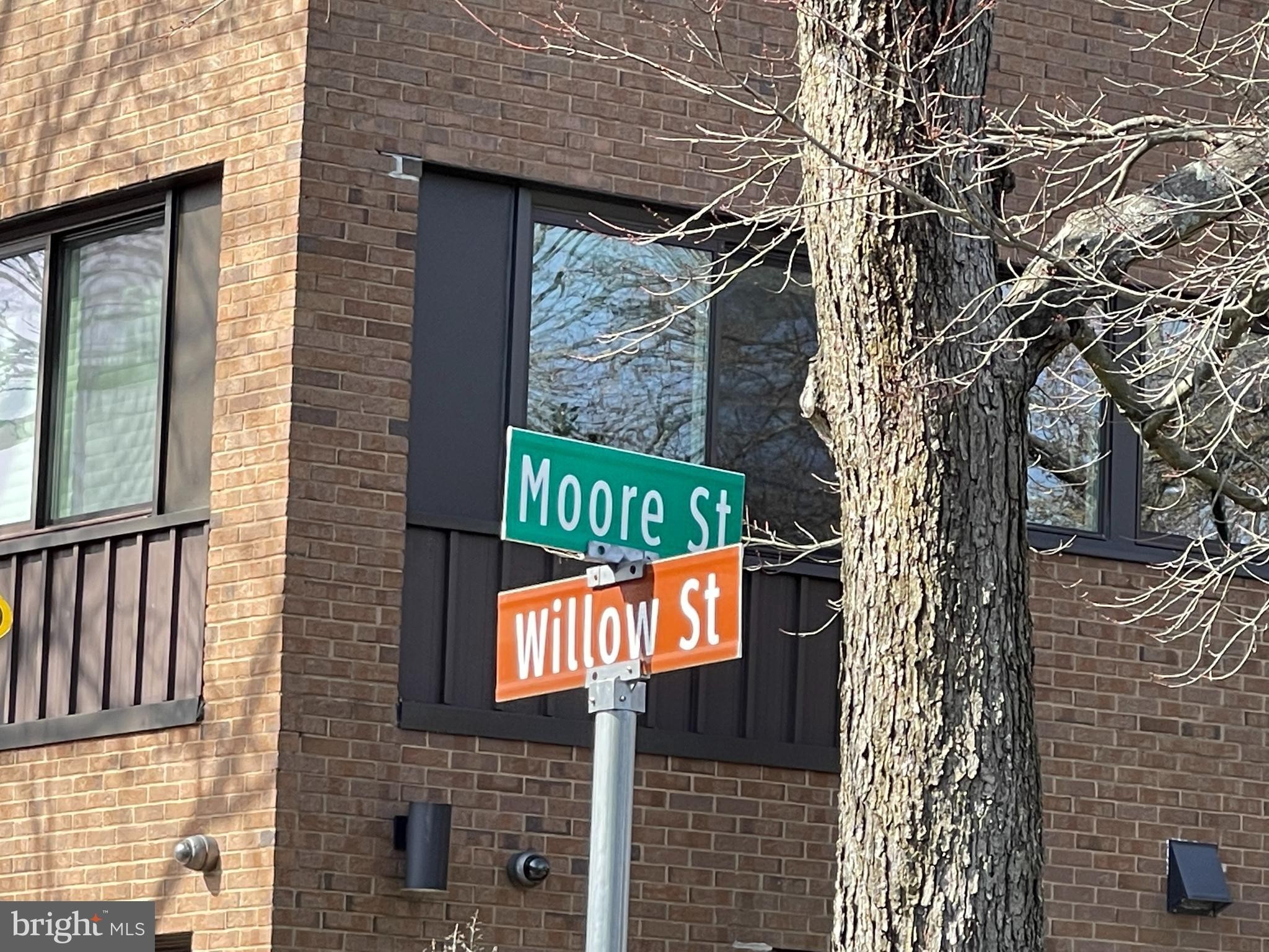 30. 6 Willow Street