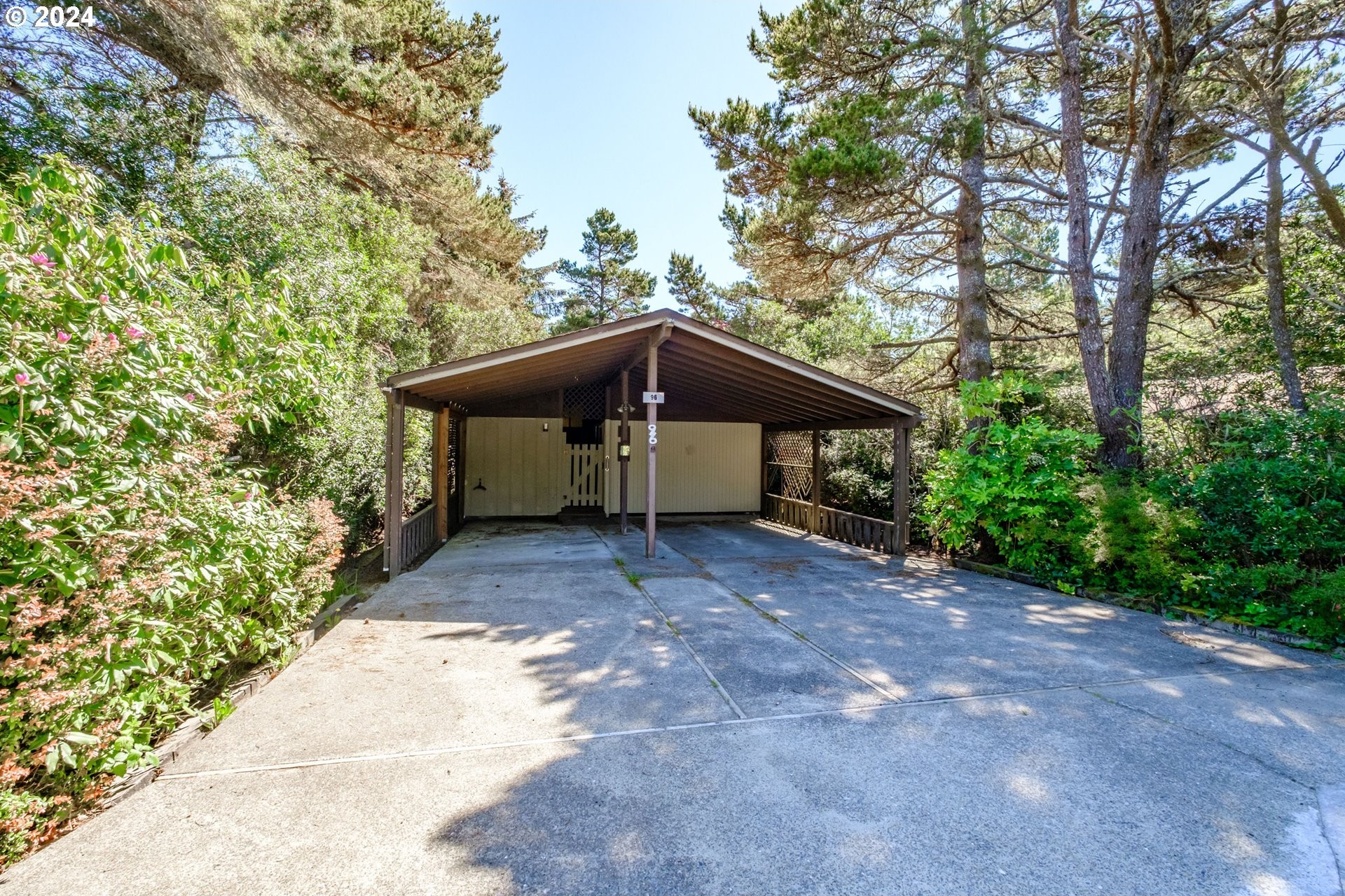 1. 1600 Rhododendron Dr