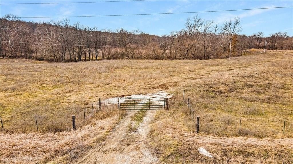 4. Lot 4 SE Tri County Line Road