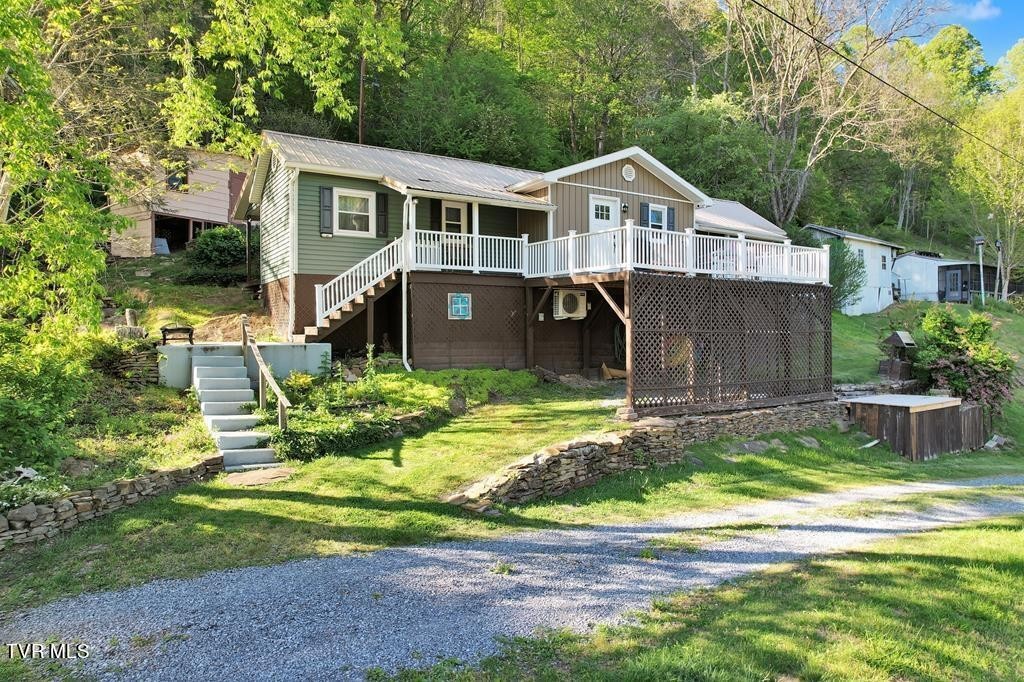 14. 30095 North Fork River Road