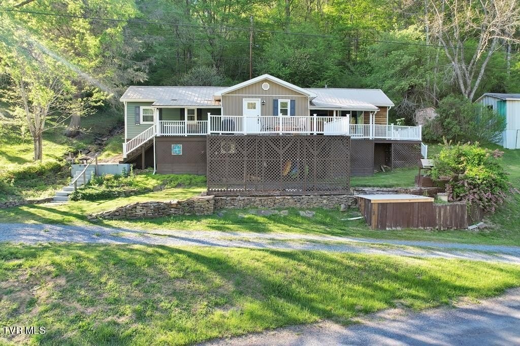 8. 30095 North Fork River Road