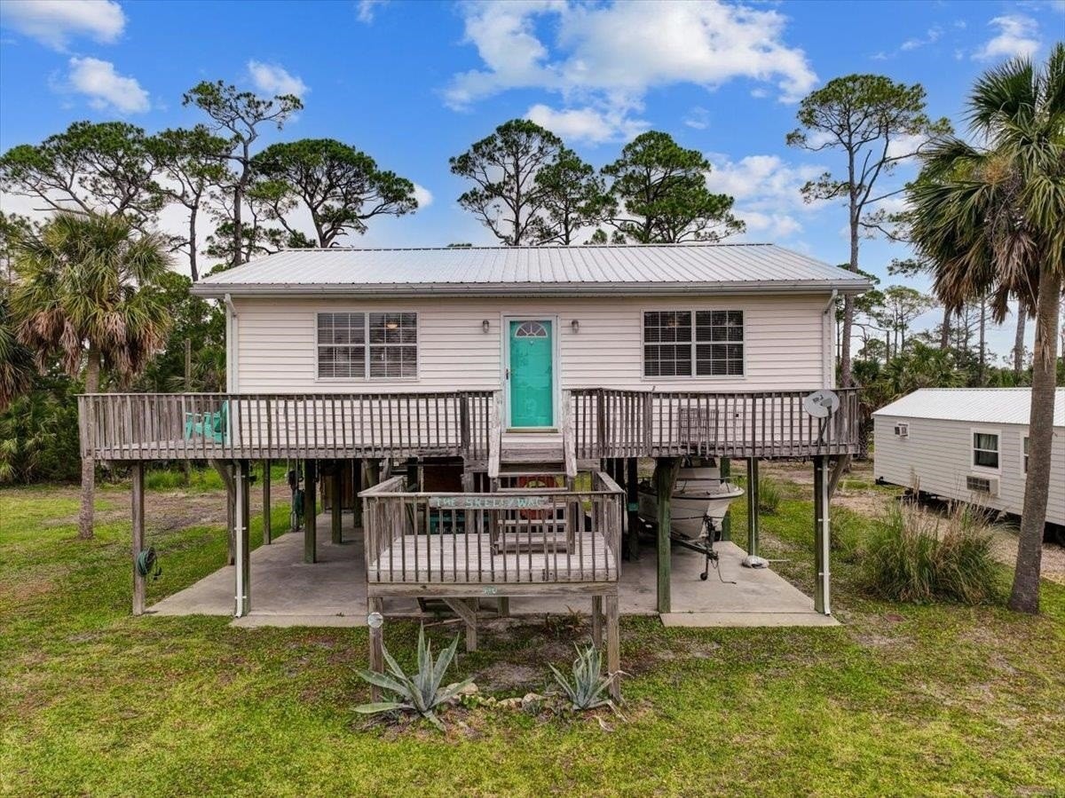 2. 340 Cedar Island Road