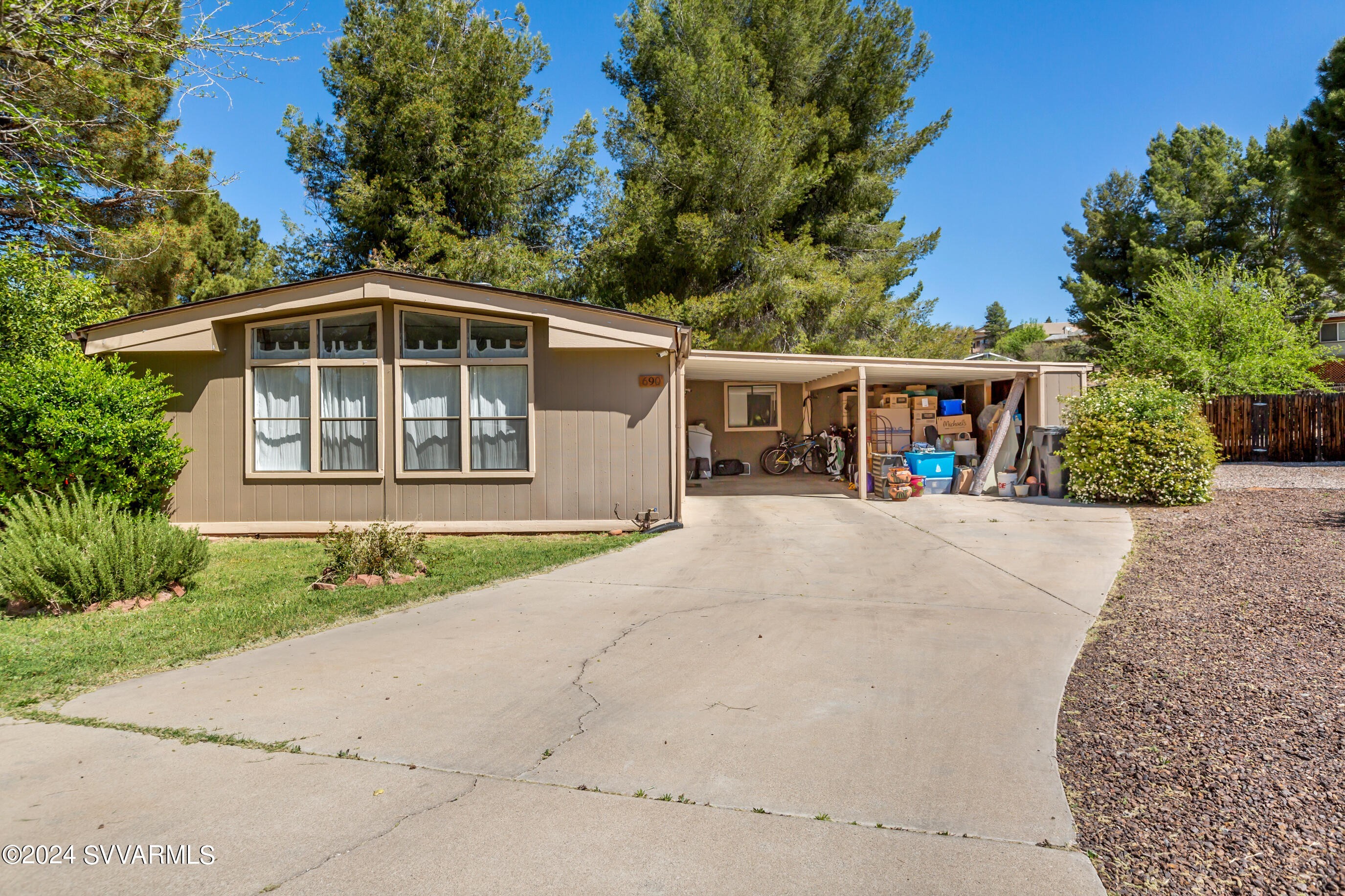 2. 690 N Ocotillo Circle