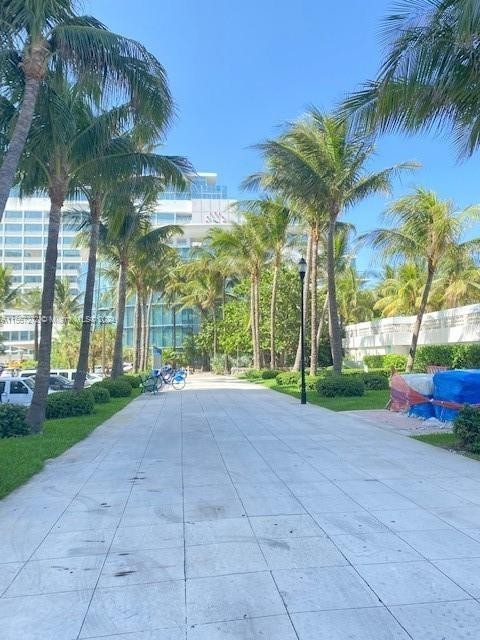 20. 2899 Collins Ave