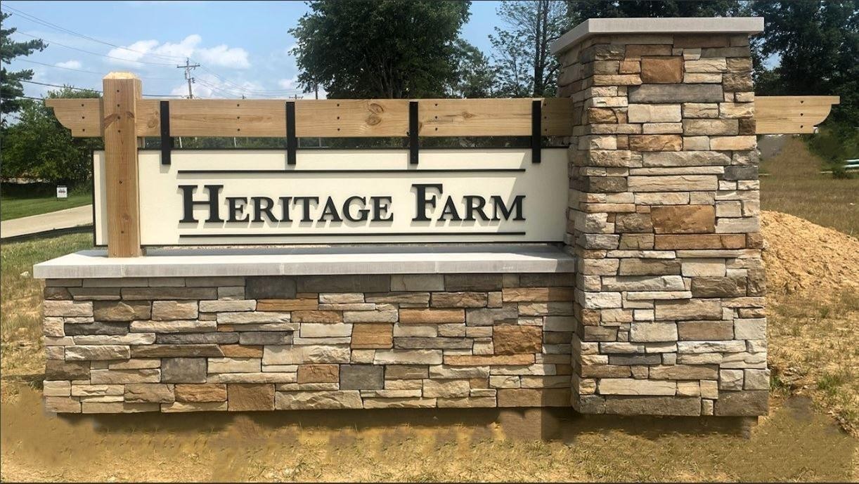 3. 3679 Heritage Farm Ln