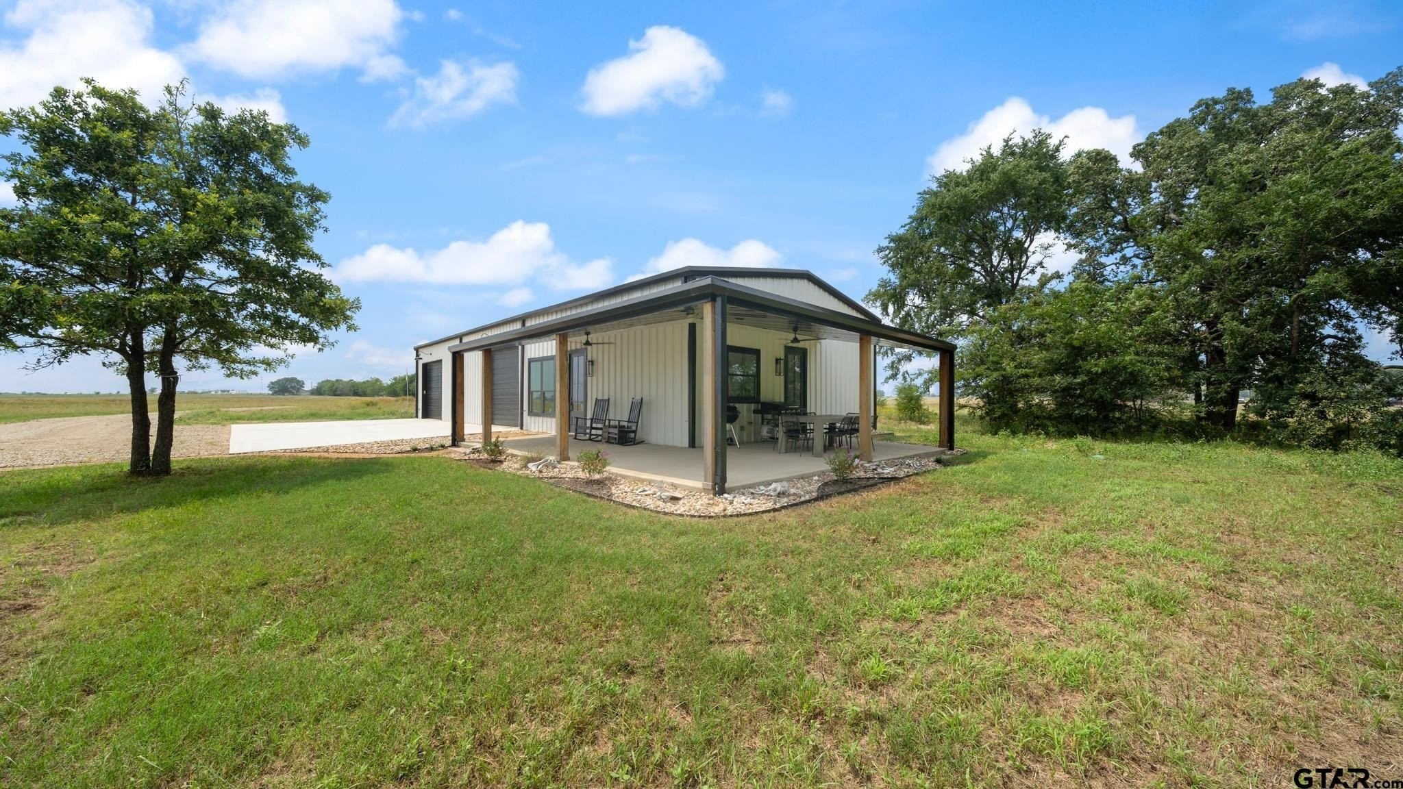 1. 640 Vz County Road 2807