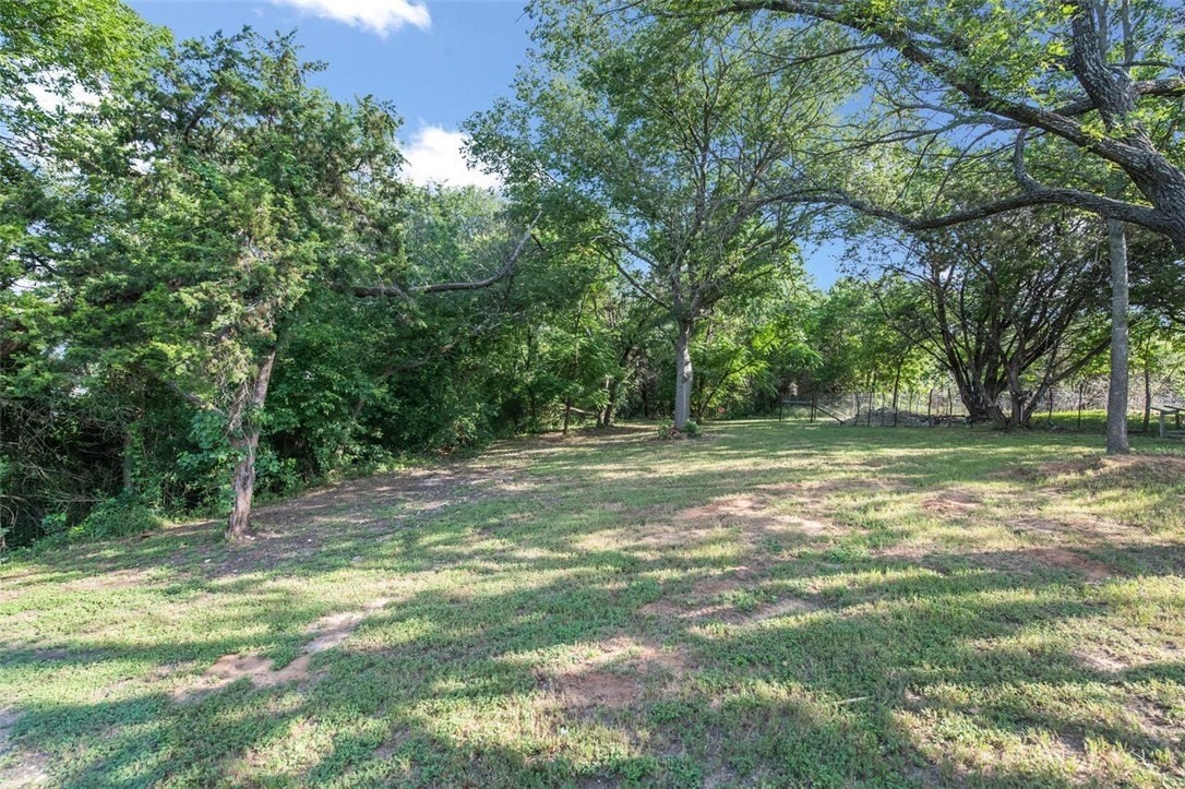 25. 173 Bosque Bend Lane