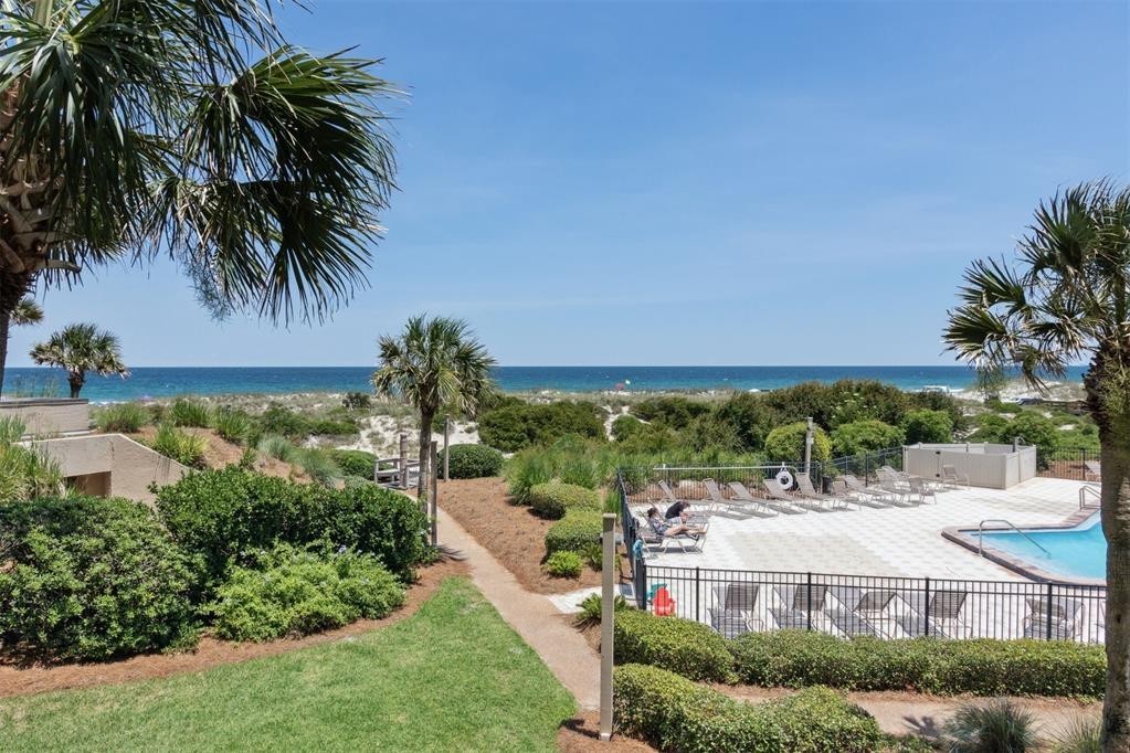 28. 4800 Amelia Island Parkway